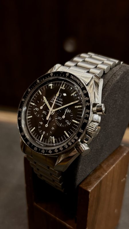 Rennes Atlantique watch Omega Speedmaster 1965 bracelet acier fond noir