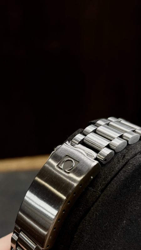 Rennes Atlantique watch Omega Speedmaster 1965 bracelet acier fond noir