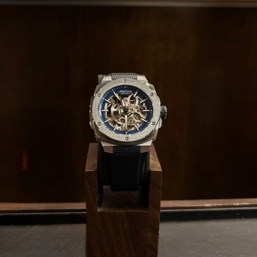 alpina alpiner extreme skeleton cadran ajoure mouvement