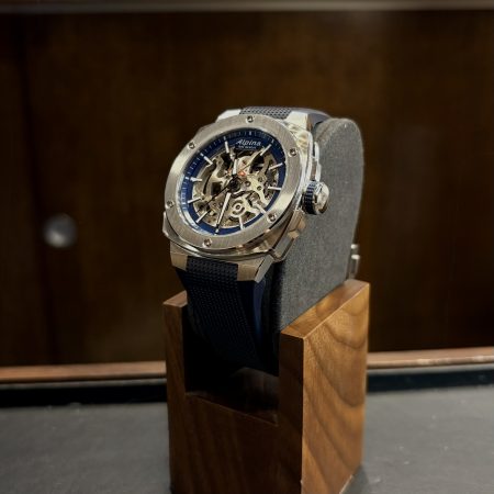 alpina alpiner extreme skeleton cadran ajoure mouvement