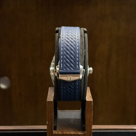Omega Aqua Terra Worldtimer cadran bleu globe 24 fuseaux horaires