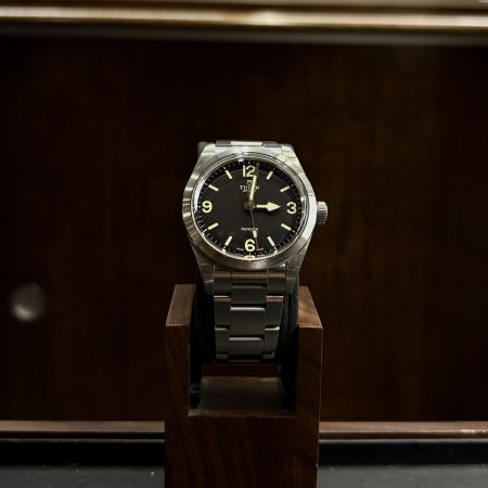Tudor Ranger 79950 montre acier cadran noir